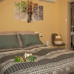 Oros House Apartmanhaz