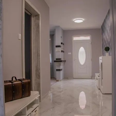 Appartement Oros House Apartmanhaz