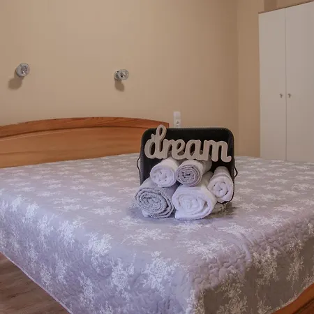Oros House Apartmanhaz Daire Orosháza