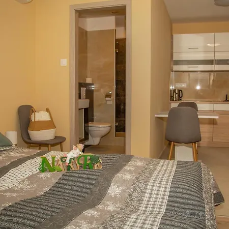 Oros House Apartmanhaz Oroshaza