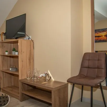 Oros House Apartmanhaz 公寓 欧罗什哈佐