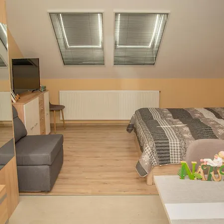Oros House Apartmanhaz Oroshaza