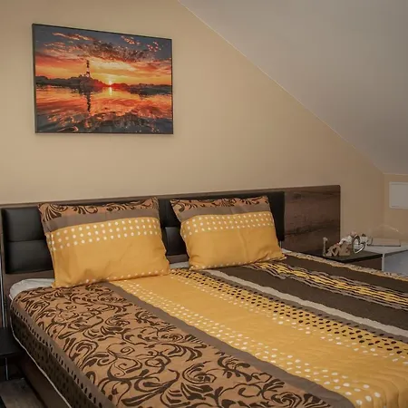 Oros House Apartmanhaz Oroshaza