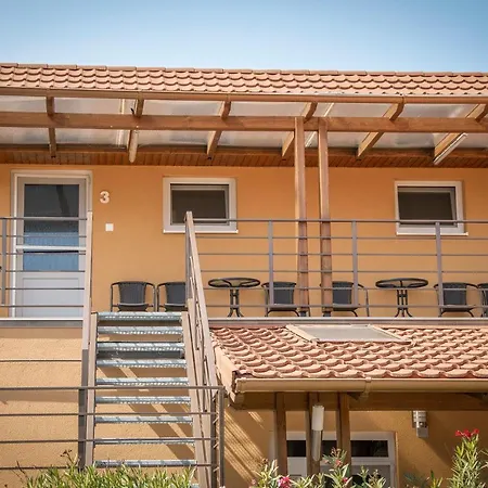 Oros House Apartmanhaz