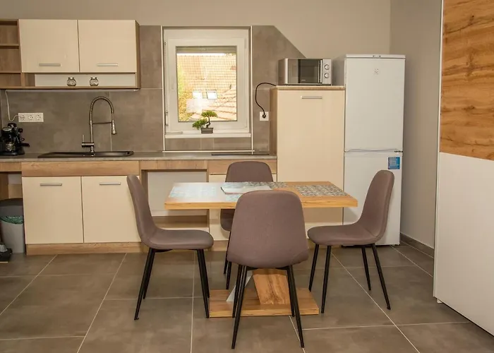 Oros House Apartmanhaz