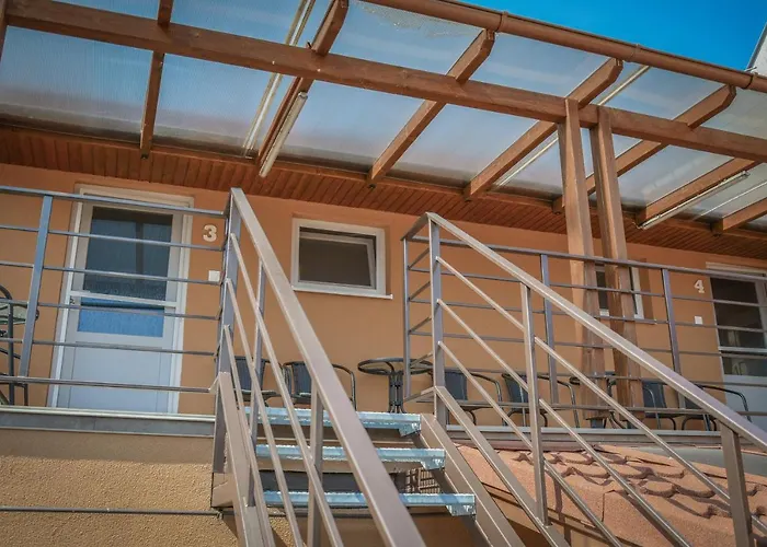 Oros House Apartmanhaz