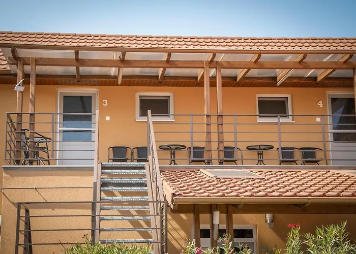 Oros House Apartmanhaz